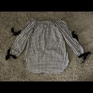 XOXO, Womens Off The Shoulder Checker Print Top